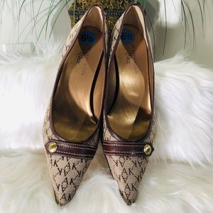 Anne Klein Pump w/ leather accent; new; size 6 1/2